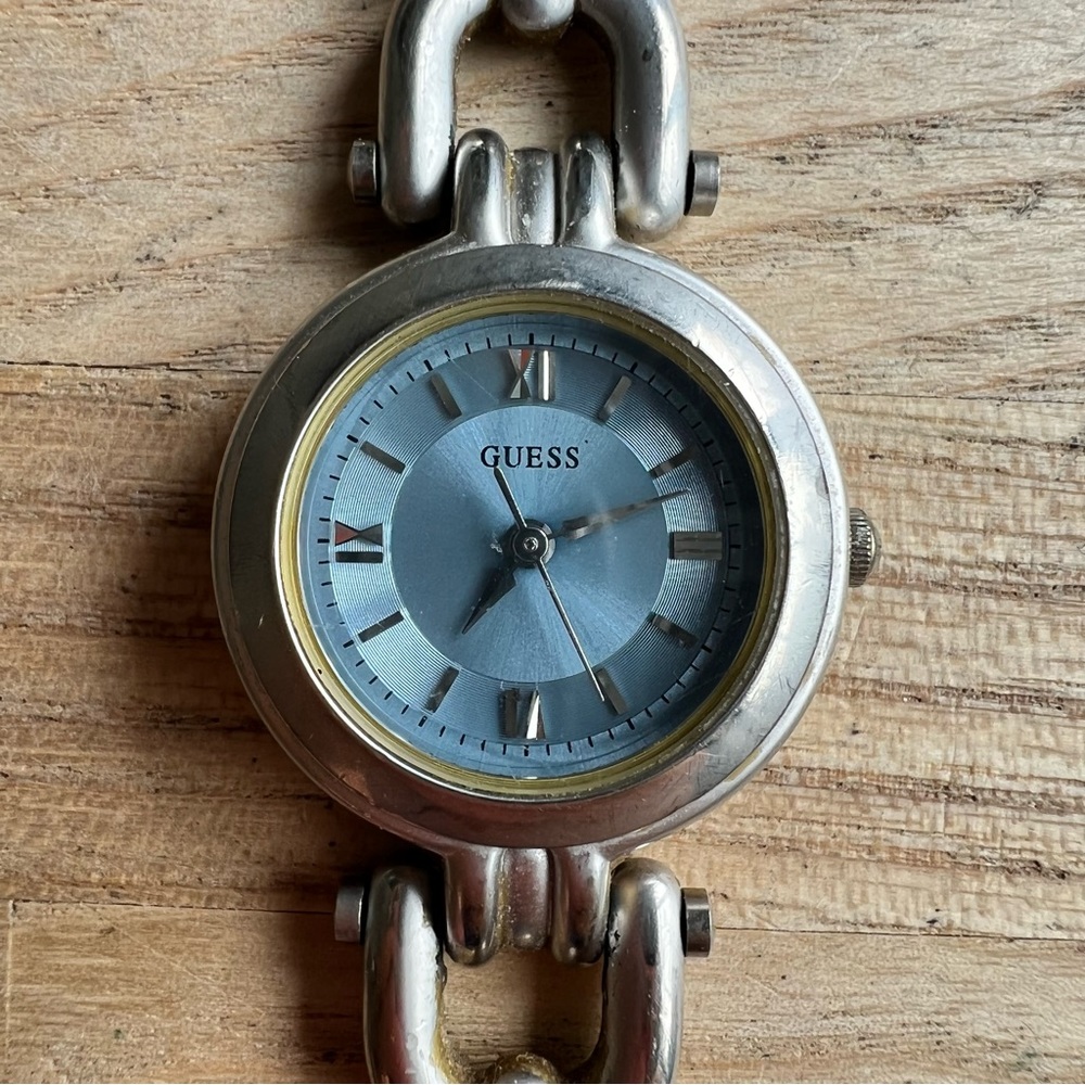 Guess ladies blue dial silver tone watch NEW BATTERY